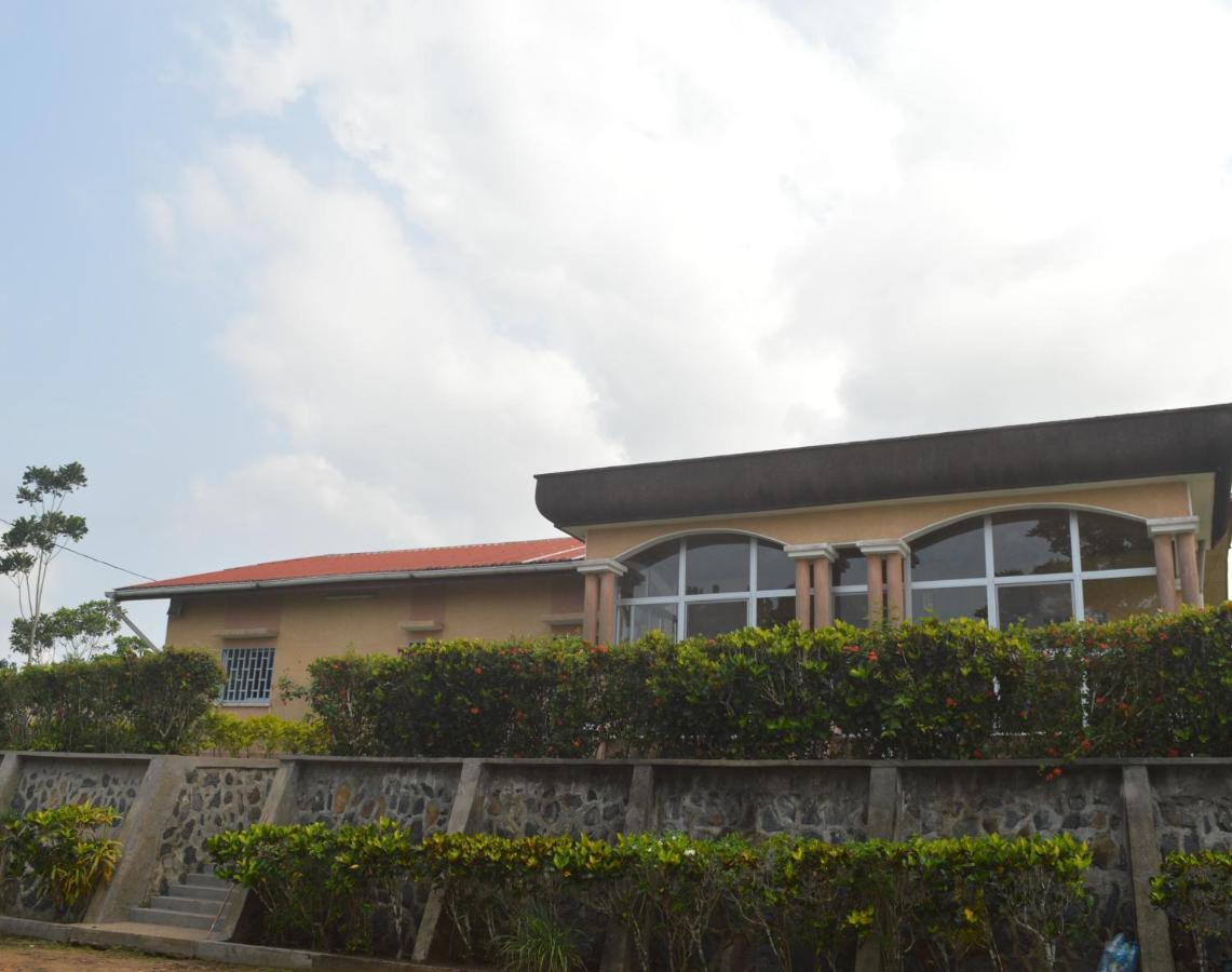 Villa Les 3 Oisillons Kribi Exteriör bild