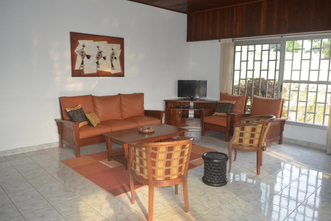 Villa Les 3 Oisillons Kribi Exteriör bild