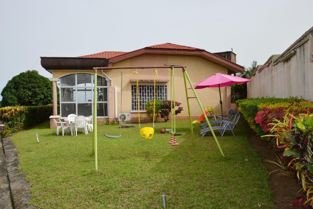 Villa Les 3 Oisillons Kribi Exteriör bild